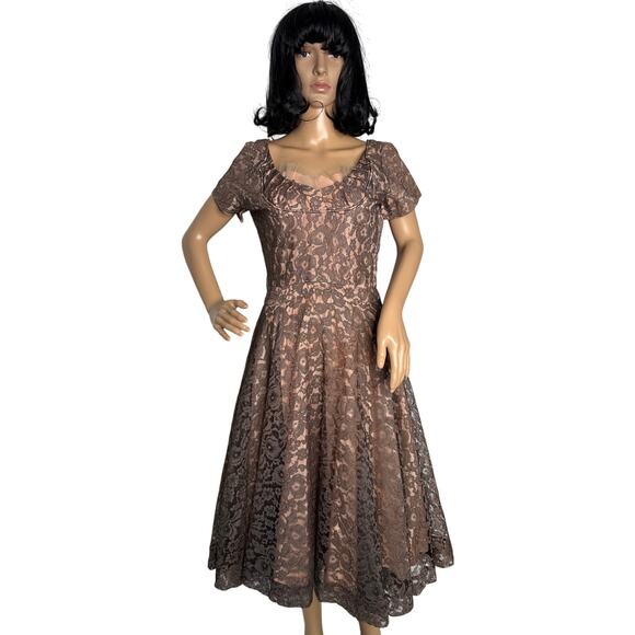 1950s Taupe Lace Fit & Flare Party Dress w/ Tulle Lining & Crown Zip Small - Picture 3 of 16